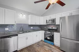 3292 Greenbrier St, Vadnais Heights, MN 55127 - Photo 3