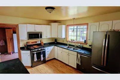 206 2nd Avenue NE, Kasson, MN 55944 - Photo 3