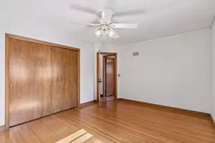 988 Sherren St W, Roseville, MN 55113 - Photo 13