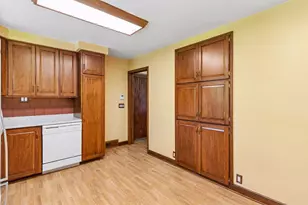 988 Sherren St W, Roseville, MN 55113 - Photo 11