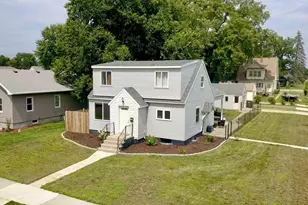 521 E 5th St, Redwood Falls, MN 56283 - Photo 1