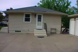 1112 Queens Ln, Anoka, MN 55303 - Photo 3