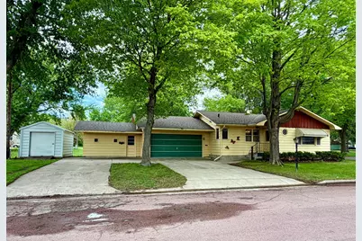 137 2nd Street E, Tracy, MN 56175 - Photo 3