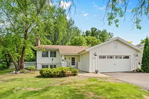 543 Westfield Ln, Vadnais Heights, MN 55127 - Photo 1