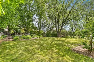 543 Westfield Ln, Vadnais Heights, MN 55127 - Photo 3