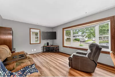 2412 25th Street NW, Rochester, MN 55901 - Photo 3