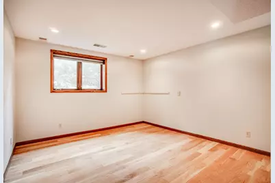 16760 N Manor Road, Eden Prairie, MN 55346 - Photo 17