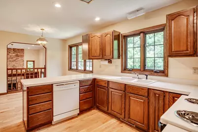 16760 N Manor Road, Eden Prairie, MN 55346 - Photo 5