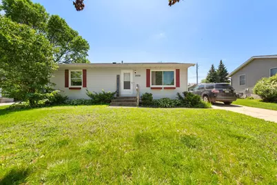 2038 44th Street NW, Rochester, MN 55901 - Photo 3