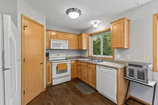 6928 91st St NE, Monticello, MN 55362 - Photo 5