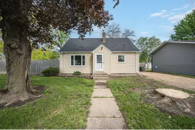 714 3rd Street N, Saint James, MN 56081 - Photo 1
