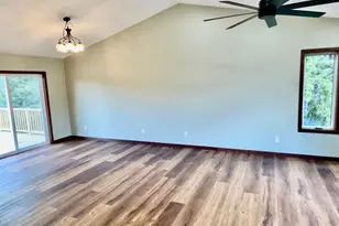 201 25th St SW, Austin, MN 55912 - Photo 17