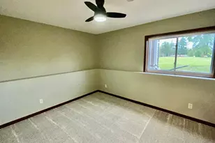 201 25th St SW, Austin, MN 55912 - Photo 29