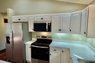 201 25th St SW, Austin, MN 55912 - Photo 9