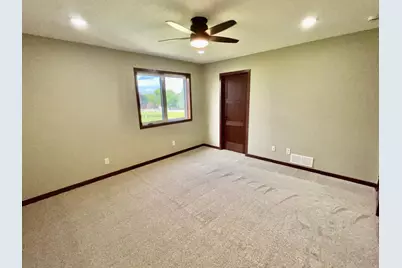 201 25th Street SW, Austin, MN 55912 - Photo 19