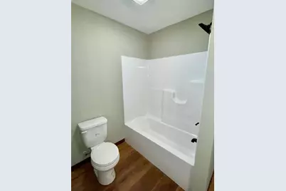 201 25th Street SW, Austin, MN 55912 - Photo 23