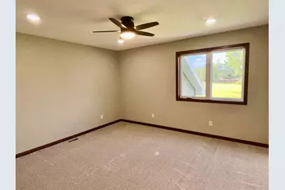 201 25th Street SW, Austin, MN 55912 - Photo 17