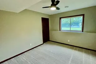201 25th St SW, Austin, MN 55912 - Photo 27
