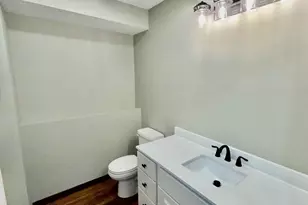 201 25th St SW, Austin, MN 55912 - Photo 29