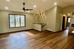 201 25th St SW, Austin, MN 55912 - Photo 13