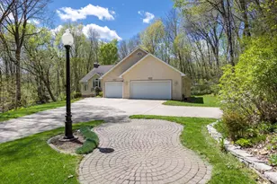 1360 Parkview Dr, Chaska, MN 55318 - Photo 31