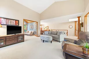 1360 Parkview Dr, Chaska, MN 55318 - Photo 9