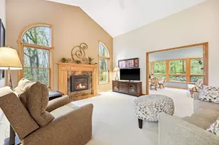 1360 Parkview Dr, Chaska, MN 55318 - Photo 5