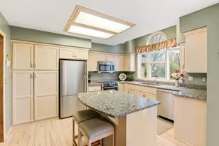 1360 Parkview Dr, Chaska, MN 55318 - Photo 5
