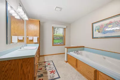 1360 Parkview Drive, Chaska, MN 55318 - Photo 13