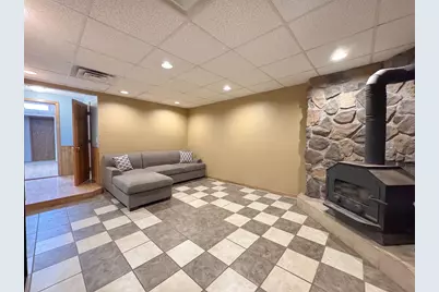 110 Velkommen Street NE, Staples, MN 56479 - Photo 3