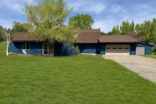 110 Velkommen St NE, Staples, MN 56479 - Photo 1