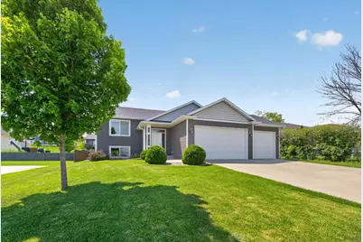 810 8th Avenue SW, Pine Island, MN 55963 - Photo 3