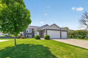 810 8 Ave SW, Pine Island, MN 55963 - Photo 3