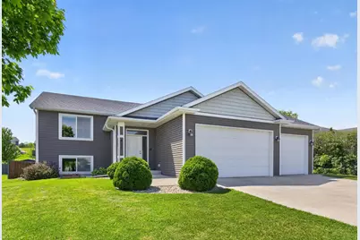 810 8th Avenue SW, Pine Island, MN 55963 - Photo 1
