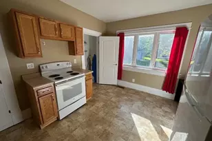 712 3rd St SW, Willmar, MN 56201 - Photo 5