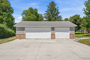 573 Stearns Ave E, Eden Valley, MN 55329 - Photo 59