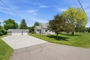 573 Stearns Ave E, Eden Valley, MN 55329 - Photo 55