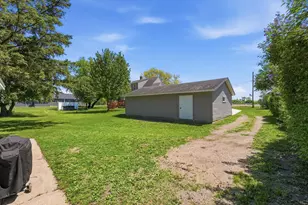 573 Stearns Ave E, Eden Valley, MN 55329 - Photo 57