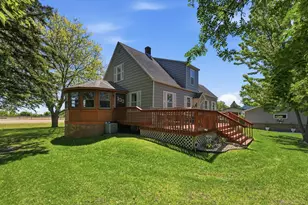 573 Stearns Ave E, Eden Valley, MN 55329 - Photo 5