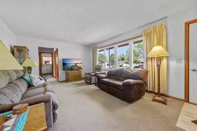 7049 Ewing Avenue N, Brooklyn Center, MN 55429 - Photo 11