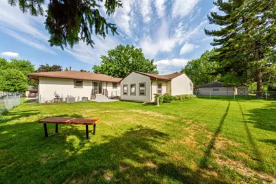 7049 Ewing Avenue N, Brooklyn Center, MN 55429 - Photo 5