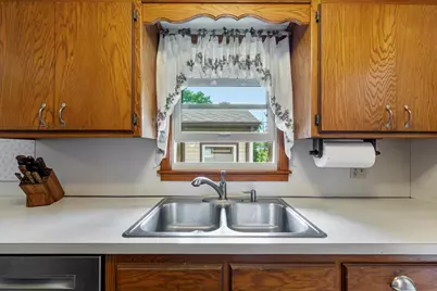 7049 Ewing Avenue N, Brooklyn Center, MN 55429 - Photo 15