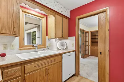 6221 Hansen Road, Edina, MN 55436 - Photo 11