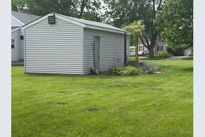 223 10th Avenue, Worthington, MN 56187 - Photo 5