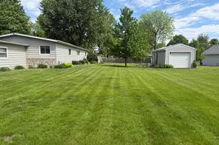 223 10th Ave, Worthington, MN 56187 - Photo 3
