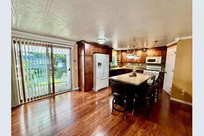 223 10th Avenue, Worthington, MN 56187 - Photo 5