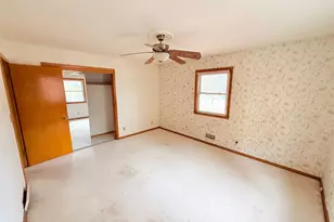 1186 Larpenteur Ave E, Saint Paul, MN 55109 - Photo 13
