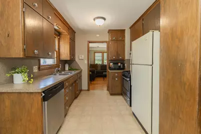 1751 Larpenteur Avenue E, Maplewood, MN 55109 - Photo 7