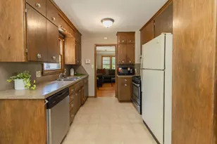 1751 Larpenteur Ave E, Maplewood, MN 55109 - Photo 7