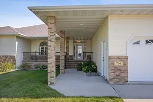 766 36th St S, Moorhead, MN 56560 - Photo 5